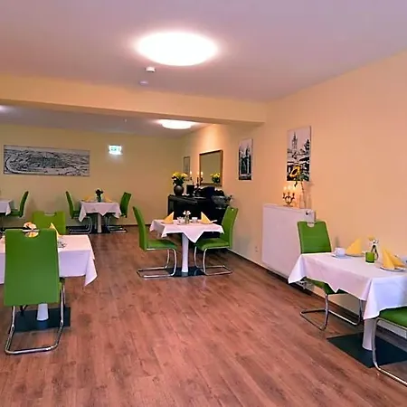 Ricks Otel 2*